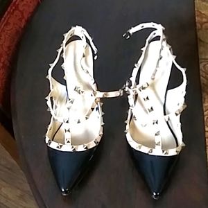 Loslandifen black sling backs